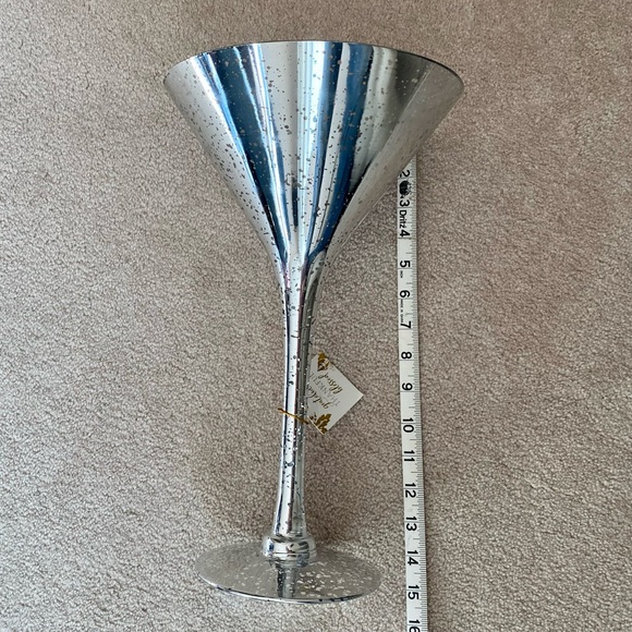 Platinum Silver Speckled Martini Glass Decor - Picture 5 of 8